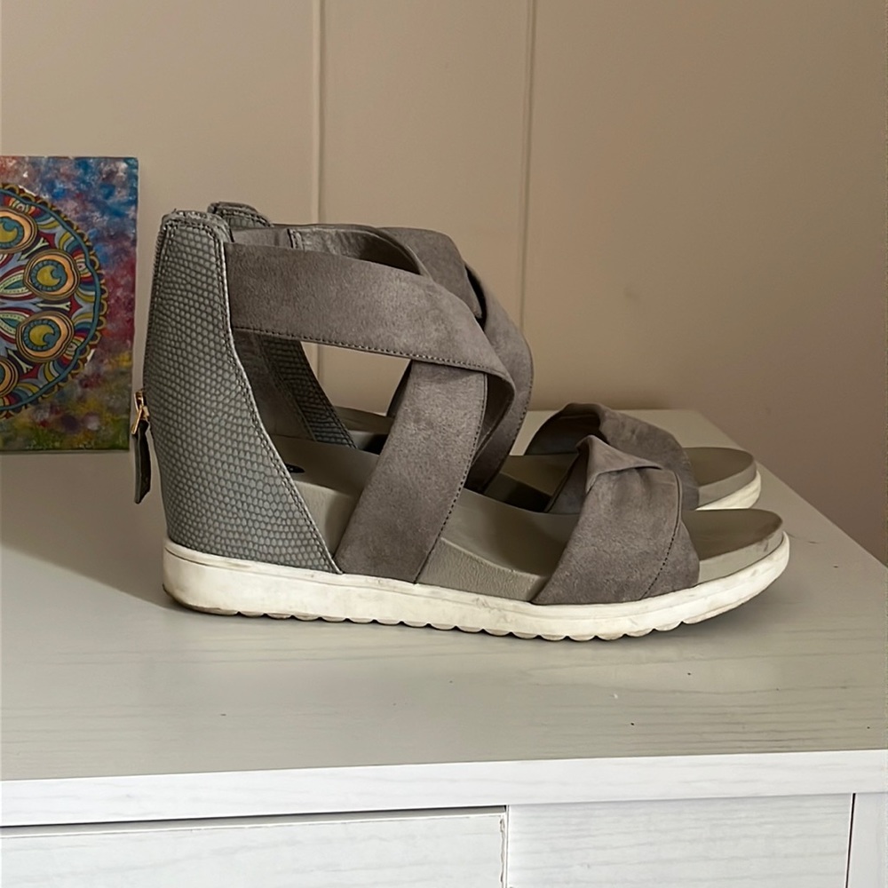 Dr. Scholl’s Gray Wedge Sandals 8.5